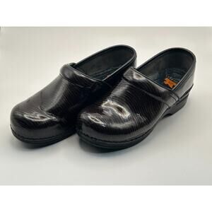 Dansko XP Slip Resistant Patent Leather Clog EU 38